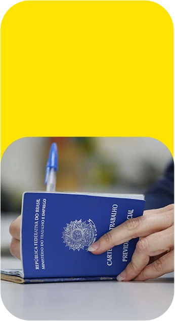 Pessoas em oficina de geração de renda